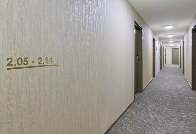 هتل Best Western Queen Victoria Market