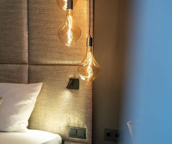 호텔 The Newsha Signature Home