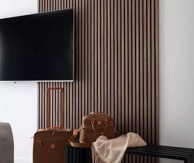 Hotelli The Newsha Signature Home