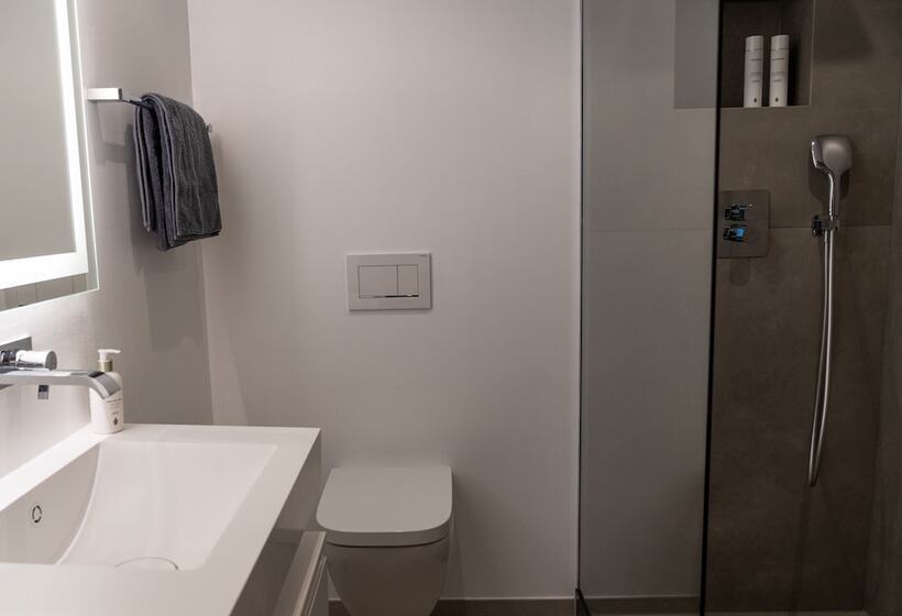 호텔 The Newsha Signature Home