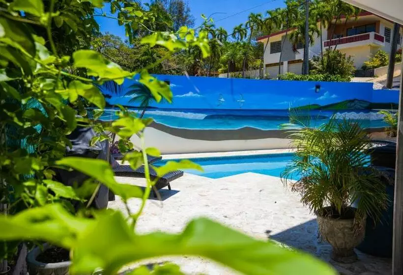 پانسیون Chris Guest House