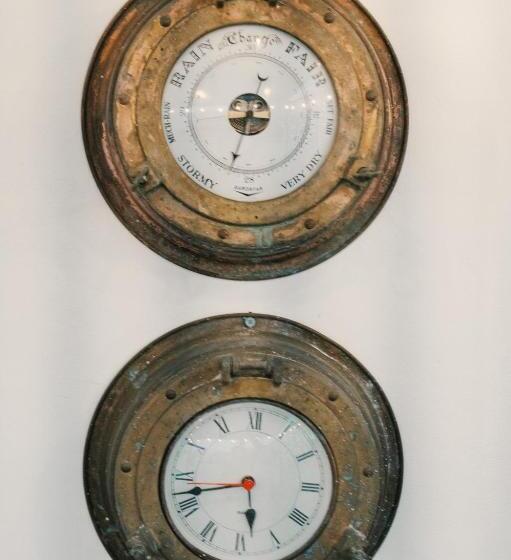 پانسیون Dimora Petra  Suites