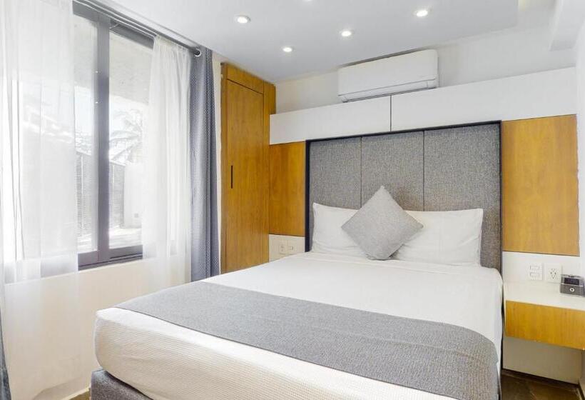 Seven Boutique 10 & 14