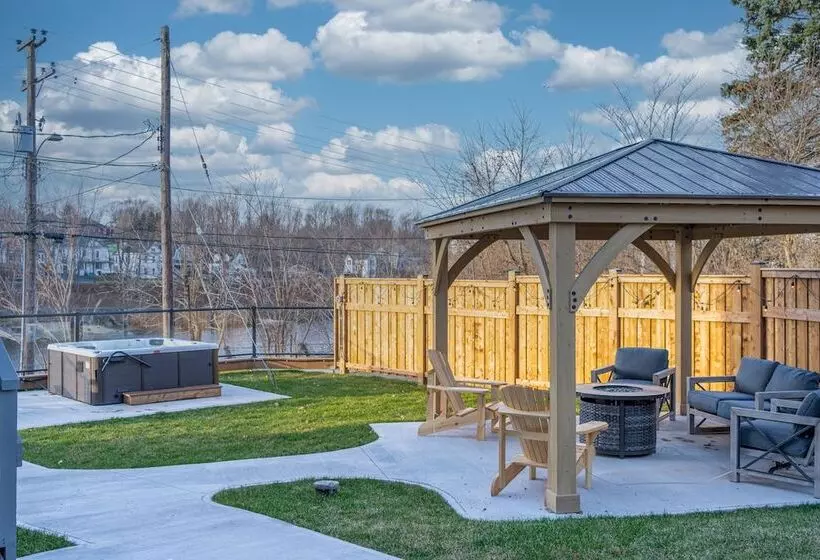 Retkeilymaja Riverside Inn