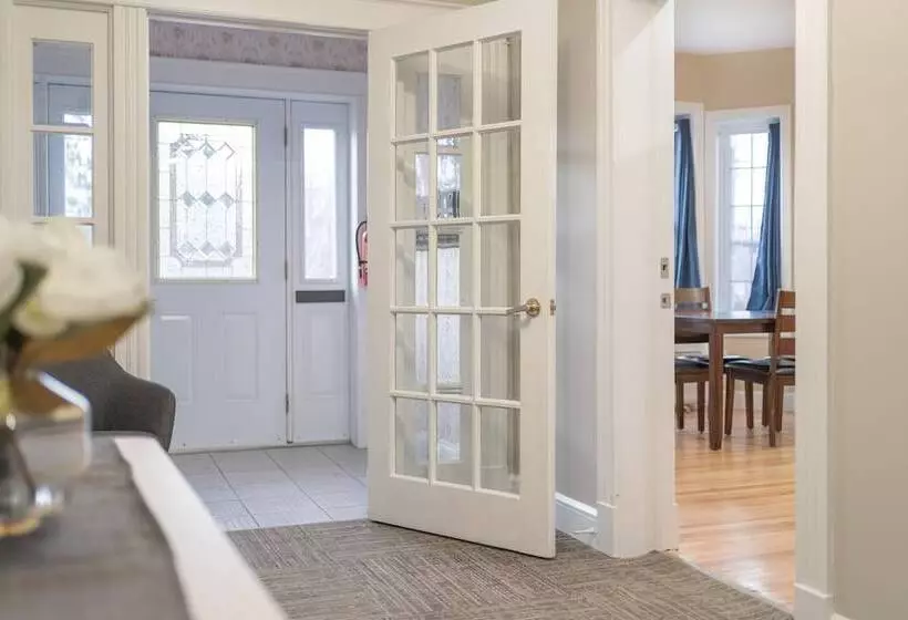 Retkeilymaja Riverside Inn