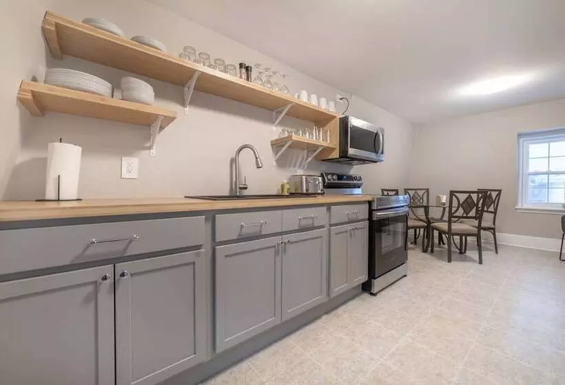 Retkeilymaja Riverside Inn