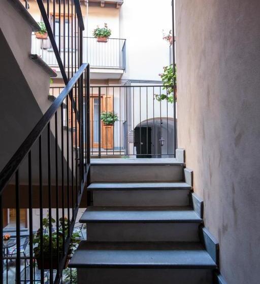 تختخواب و صبحانه La Casa Del Sarto   Rooms And Apartments