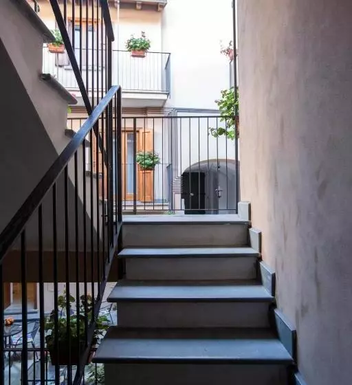 تختخواب و صبحانه La Casa Del Sarto   Rooms And Apartments