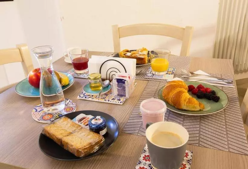 تختخواب و صبحانه La Casa Del Sarto   Rooms And Apartments