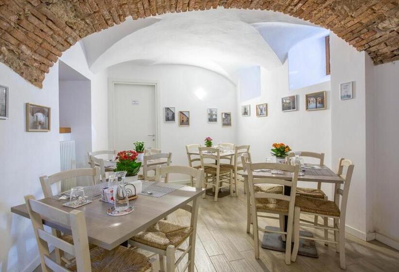 تختخواب و صبحانه La Casa Del Sarto   Rooms And Apartments