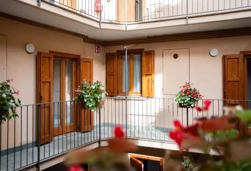 تختخواب و صبحانه La Casa Del Sarto   Rooms And Apartments