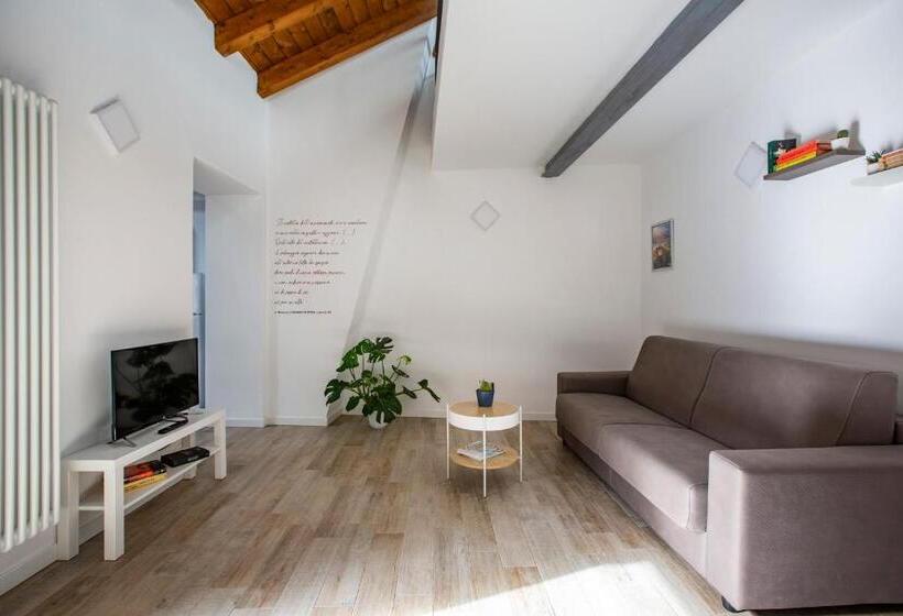 تختخواب و صبحانه La Casa Del Sarto   Rooms And Apartments