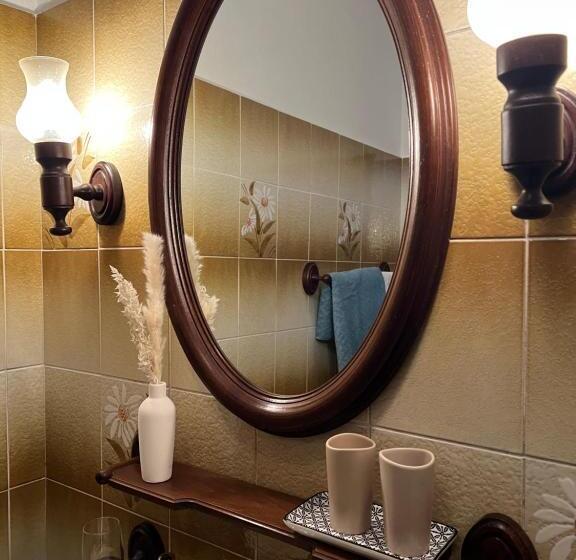 Bed and Breakfast Mediterranean Lake Escape House