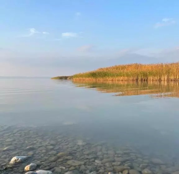 ベッドアンドブレックファースト Mediterranean Lake Escape House