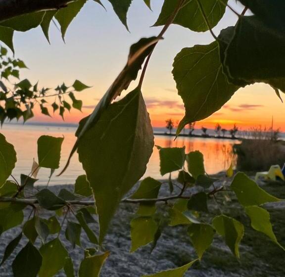 Bed and Breakfast Mediterranean Lake Escape House