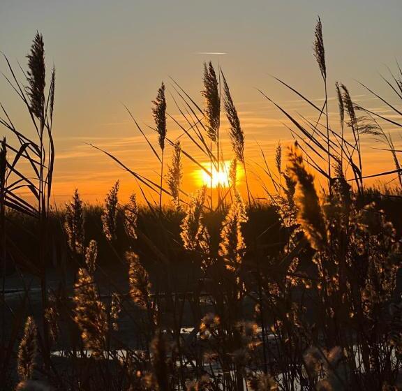 Bed and Breakfast Mediterranean Lake Escape House