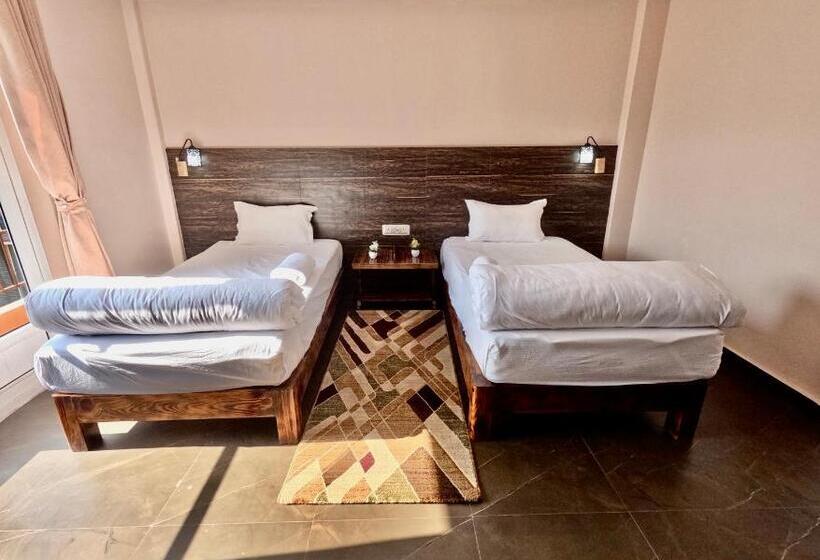 Hostel The Good Earth Pvt. Ltd