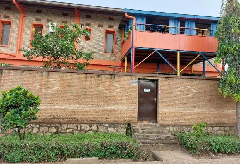 هتل Maison D Accueil   Fondation San Filippo Neri