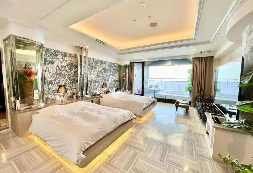 Hotelli Sky Tower Sweet 4 Beppu, Resort Love