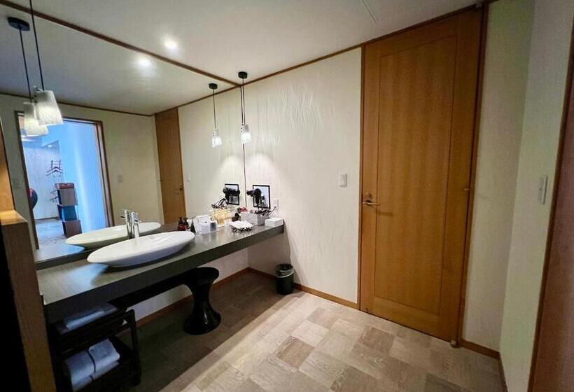 בית מלון כפרי Sky Tower Sweet 4 Beppu, Resort Love