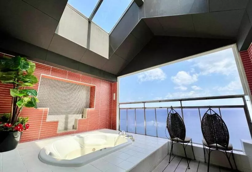 Hotelli Sky Tower Sweet 4 Beppu, Resort Love