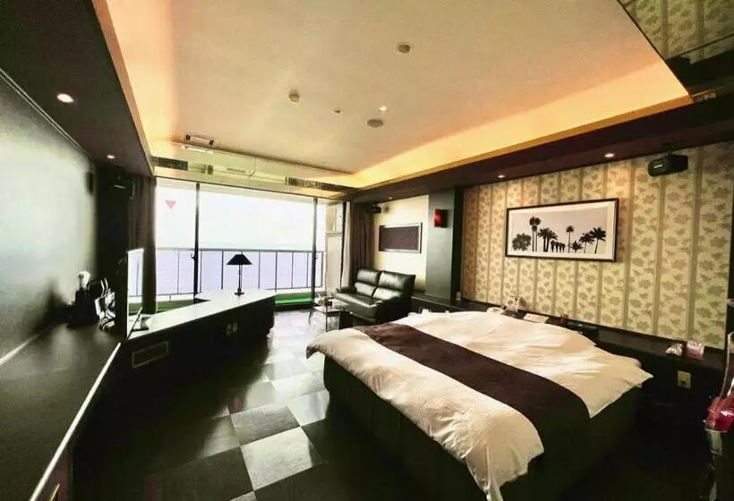 Hotelli Sky Tower Sweet 4 Beppu, Resort Love