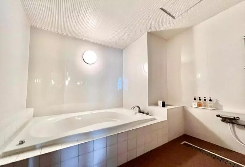 Hotelli Sky Tower Sweet 4 Beppu, Resort Love