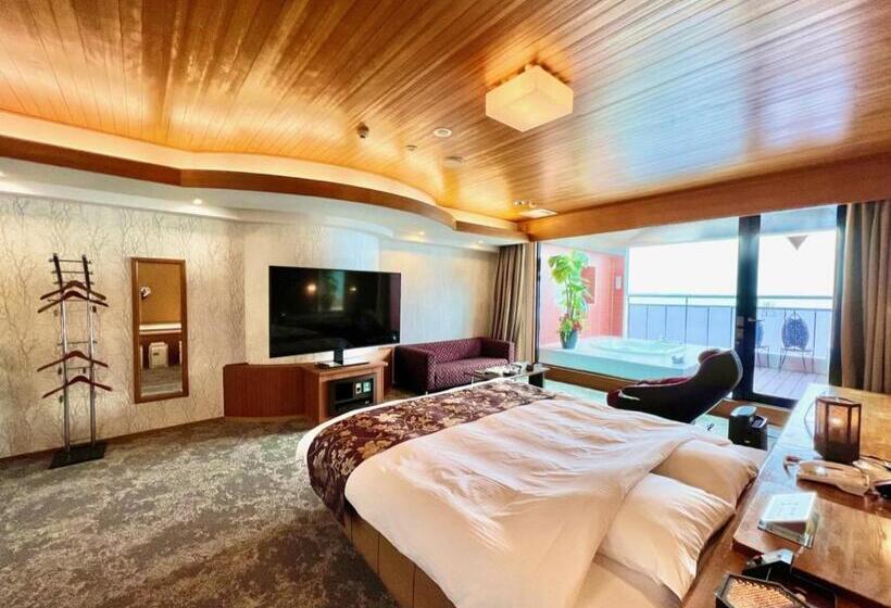 בית מלון כפרי Sky Tower Sweet 4 Beppu, Resort Love