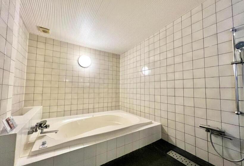 בית מלון כפרי Sky Tower Sweet 4 Beppu, Resort Love