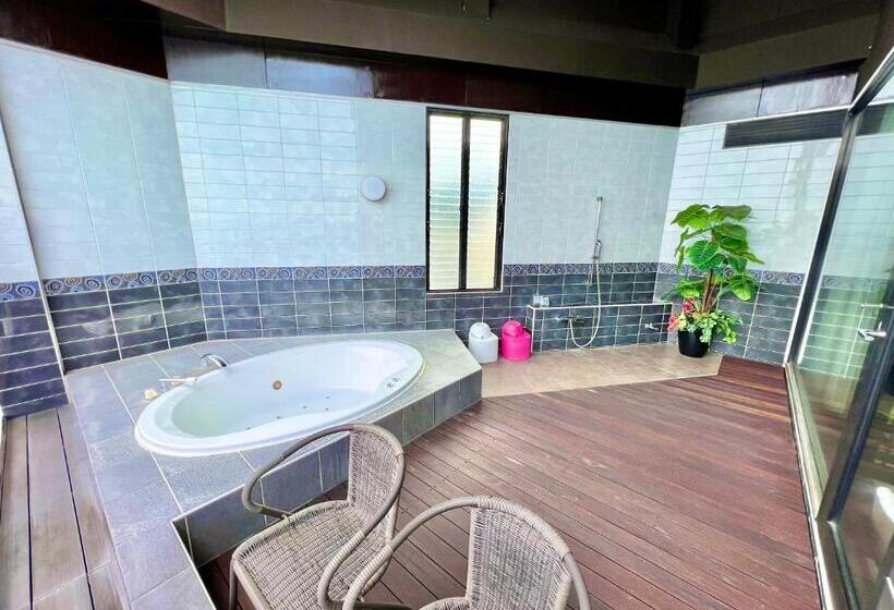 בית מלון כפרי Sky Tower Sweet 4 Beppu, Resort Love