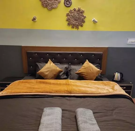 ホテル Woodzo Kasol