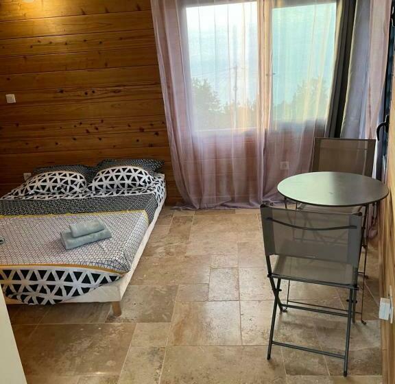 پانسیون Chez Julien