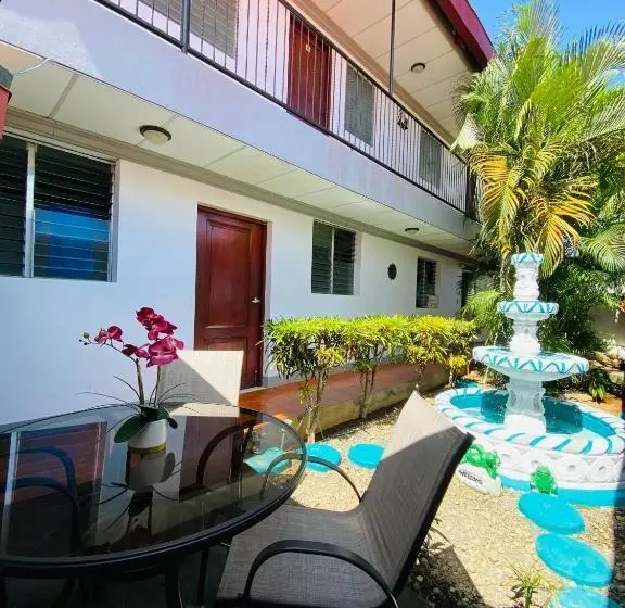 پانسیون Hostal Clary