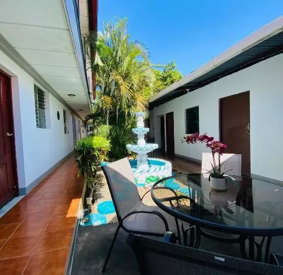 پانسیون Hostal Clary