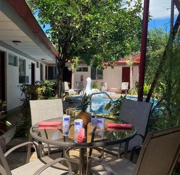 پانسیون Hostal Clary