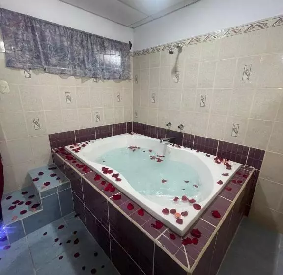 پانسیون Hostal Clary