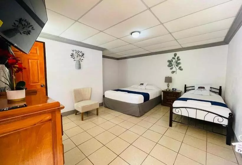 پانسیون Hostal Clary