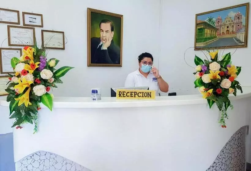 پانسیون Hostal Clary