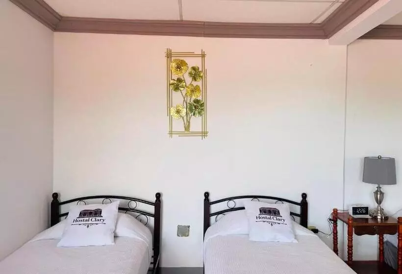 پانسیون Hostal Clary