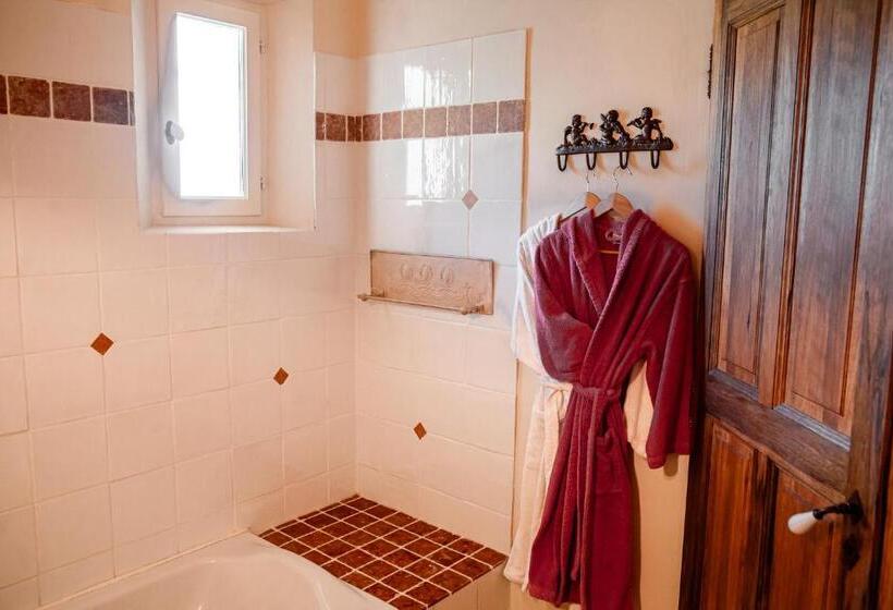 膳宿费 Mas De Lure