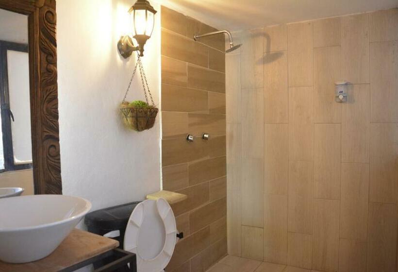 פנסיון Monkstel Puebla