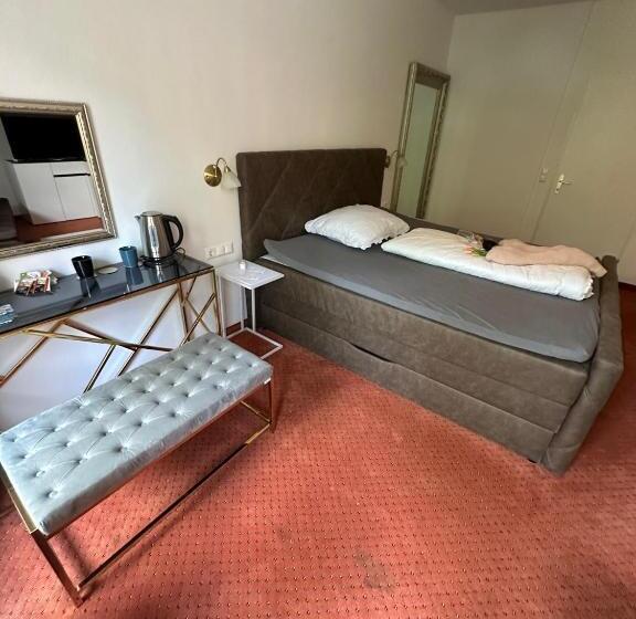 Pension Columbia Inkl. Frühstück Im Zentraum