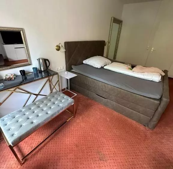 Pension Columbia Inkl. Frühstück Im Zentraum