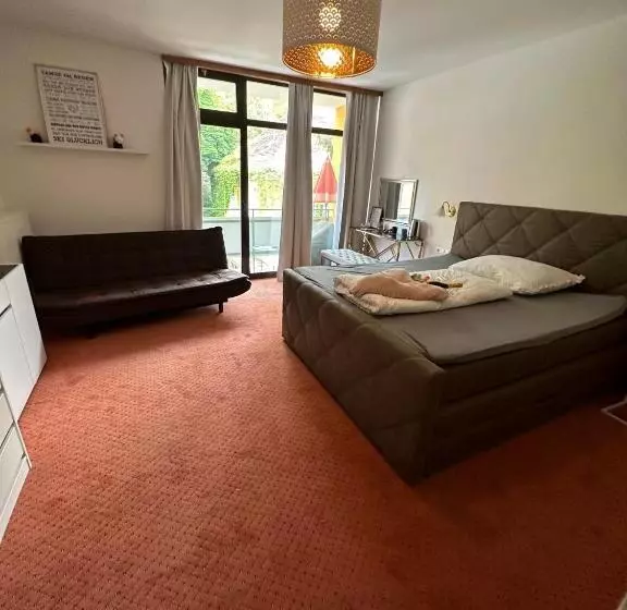 Pension Columbia Inkl. Frühstück Im Zentraum