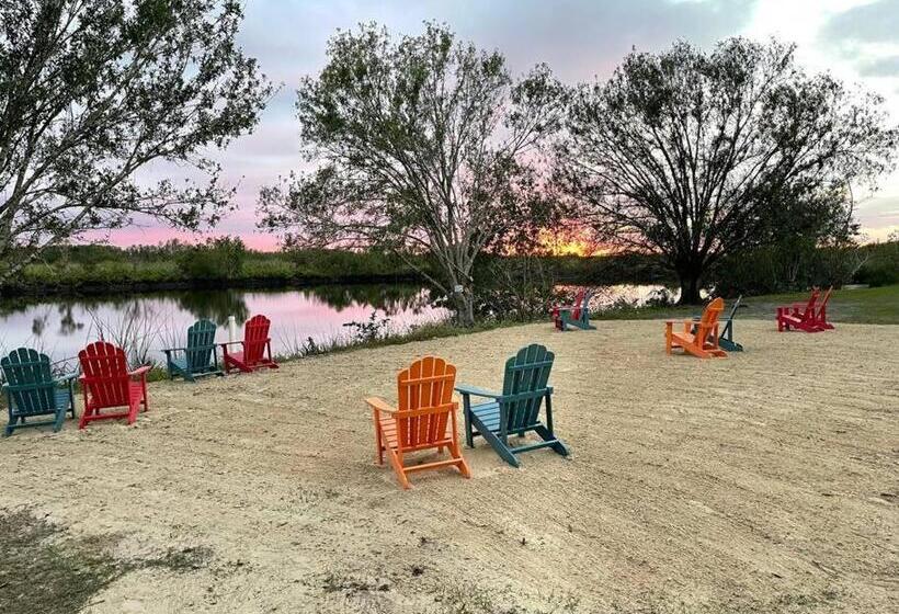 Beautiful Waterfront Condo 1