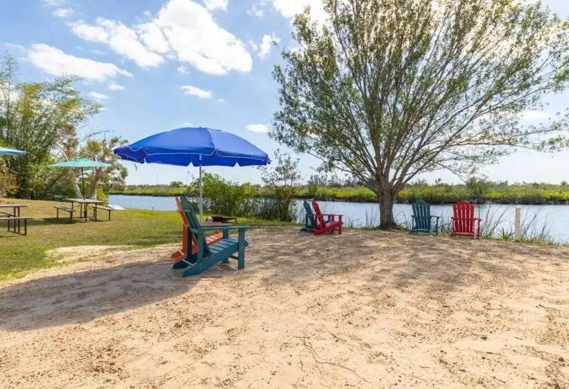 Beautiful Waterfront Condo 1