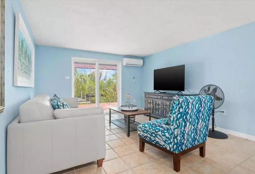 Beautiful Waterfront Condo 1