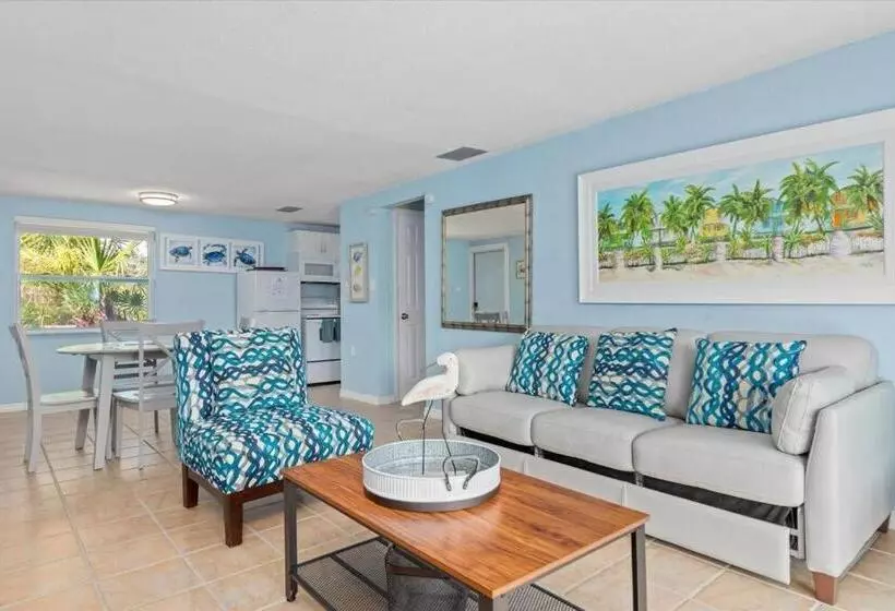 Beautiful Waterfront Condo 1