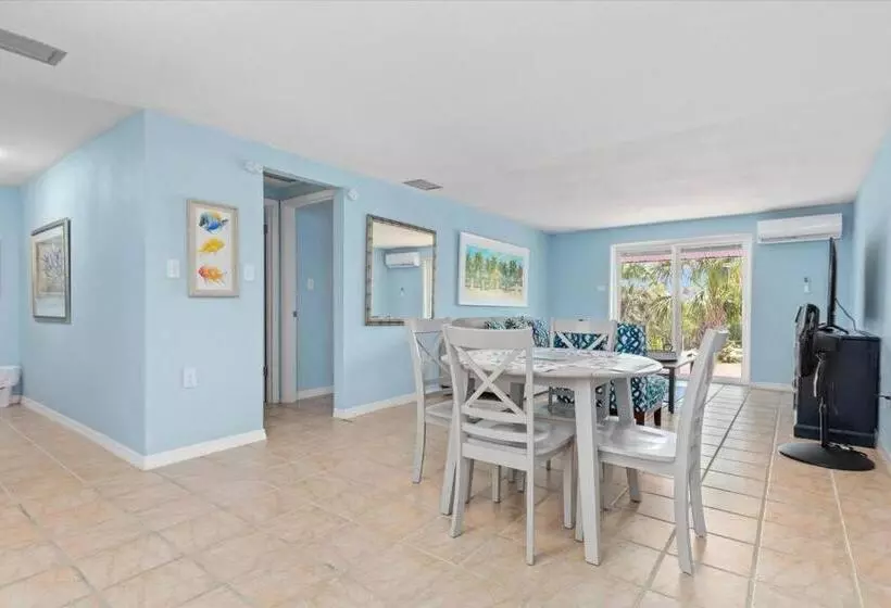 Beautiful Waterfront Condo 1