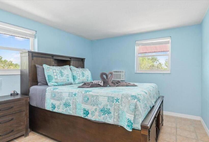 Beautiful Waterfront Condo 1